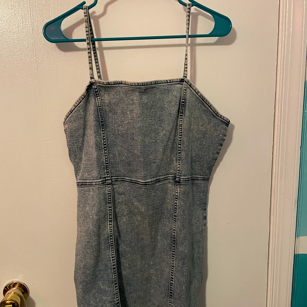 Spaghetti strapped bodycon jean dress